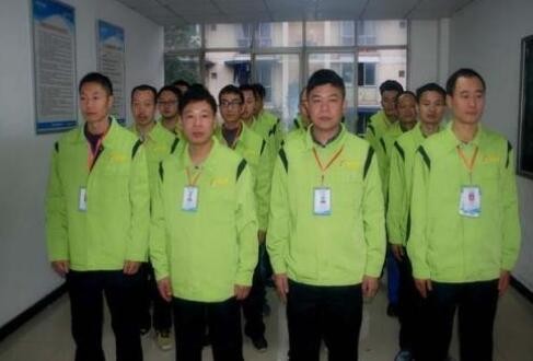 燃气灶和消毒柜能装在一起吗? 燃气灶和消毒柜能装在一起吗?